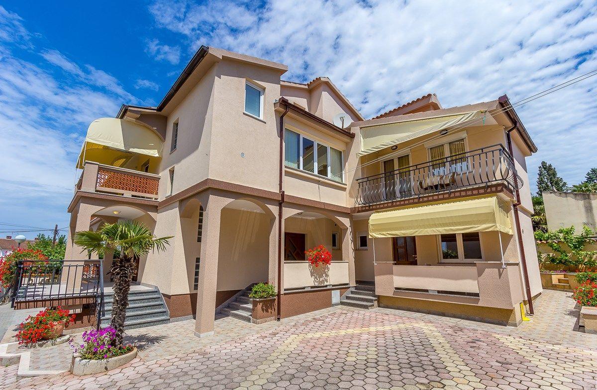 Apartments Nevija Medulin Exterior photo