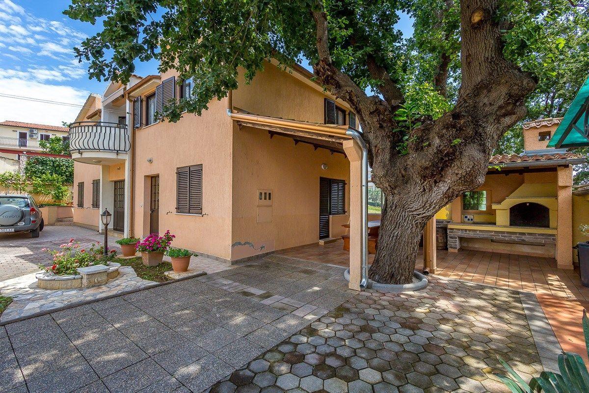 Apartments Nevija Medulin Exterior photo